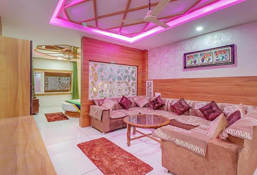 Deluxe Rum Bergsutsikt, Treebo Tropical Roots, Bhupatwala Haridwar