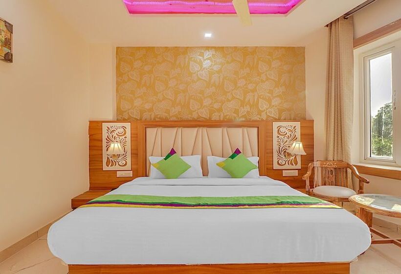 Ekonomiskt Rum, Treebo Tropical Roots, Bhupatwala Haridwar