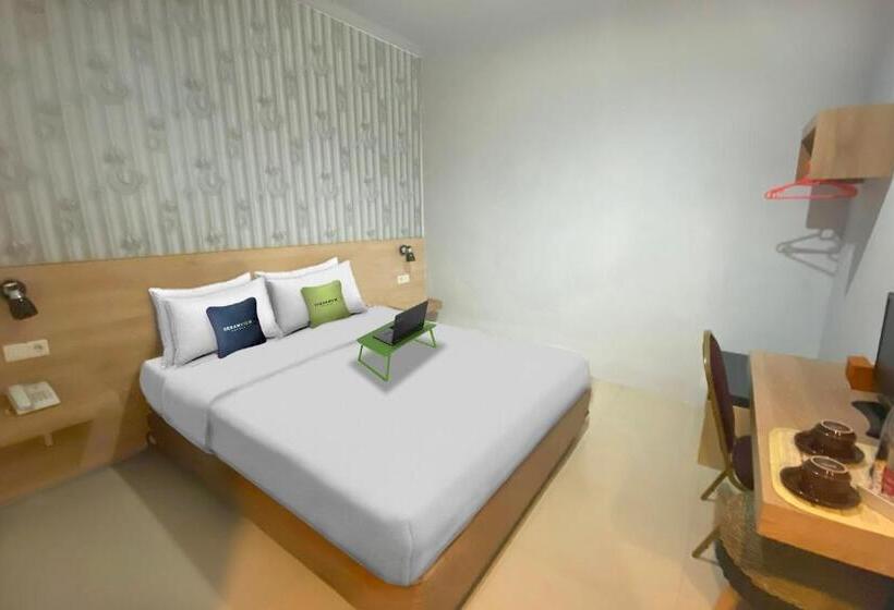 キングサイズベッドのスタンダードルーム, Urbanview Hotel Mulia Indah Palopo