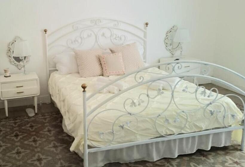 اتاق راحتی سه تخته, B&b Morosoli Palace