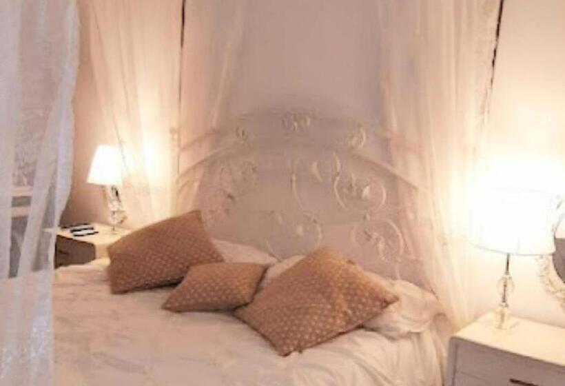 اتاق راحتی سه تخته, B&b Morosoli Palace