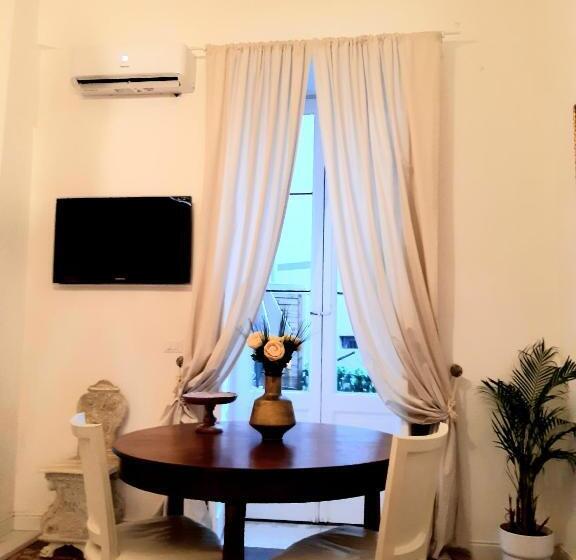 اتاق استاندارد با تخت بزرگ, B&b Morosoli Palace