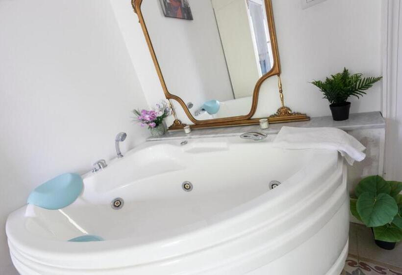 اتاق راحتی سه تخته, B&b Morosoli Palace