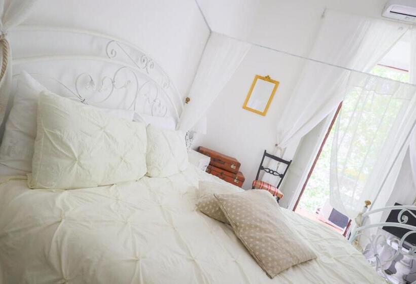 اتاق راحتی سه تخته, B&b Morosoli Palace