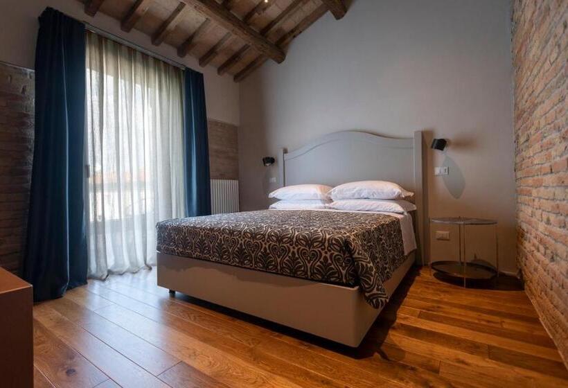 اتاق استاندارد با تراس, Sei Sequoie