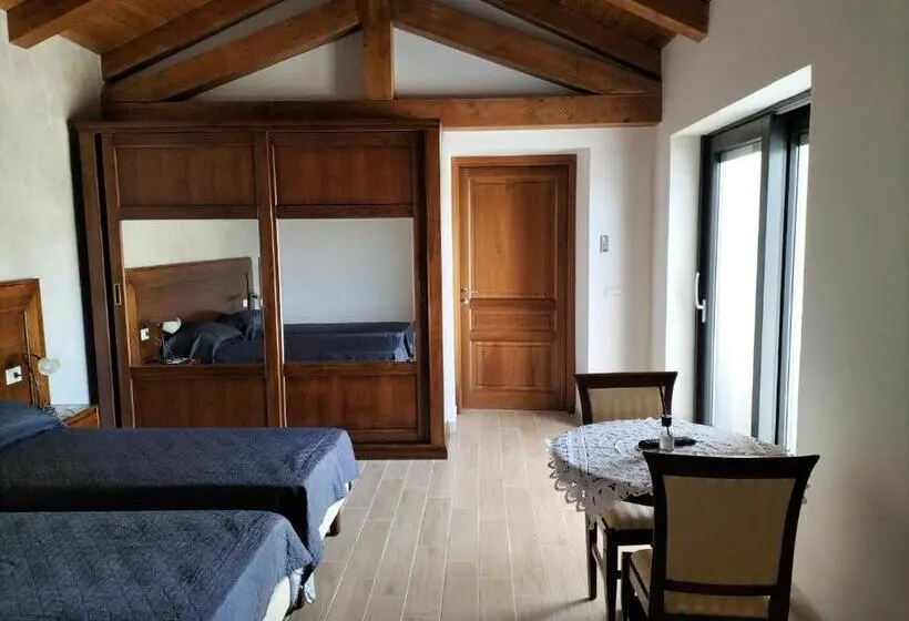 スタンダードスタジオ, Agriturismo Dipinto Dal Sole