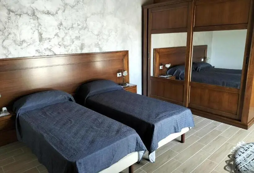 スタンダードスタジオ, Agriturismo Dipinto Dal Sole