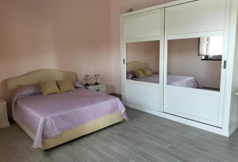 ファミリーステューディオ, Agriturismo Dipinto Dal Sole