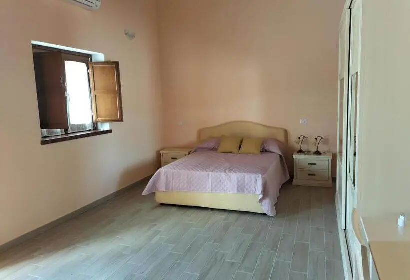 ファミリーステューディオ, Agriturismo Dipinto Dal Sole