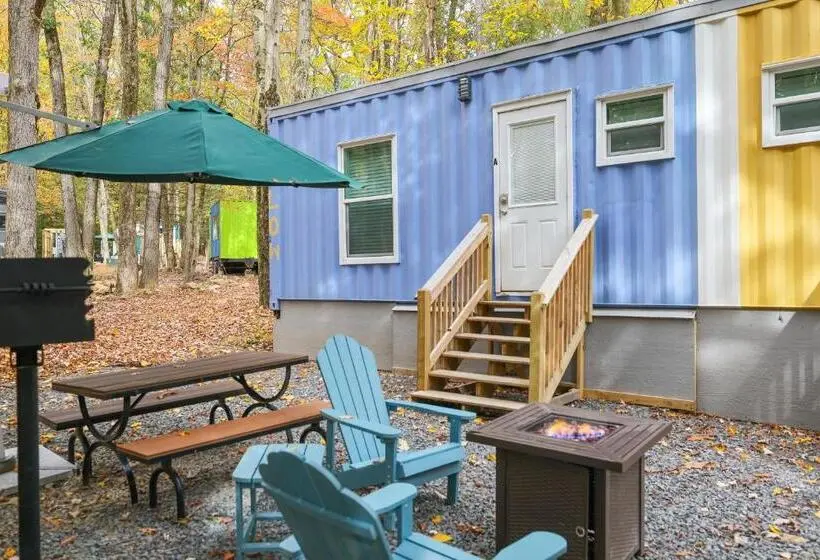 スタンダードスタジオ, Camptel Poconos Lodging