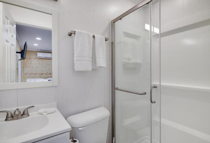 스탠다드 스튜디오, Camptel Poconos Lodging