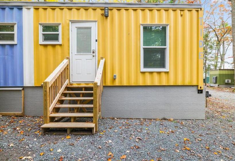 스탠다드 스튜디오, Camptel Poconos Lodging