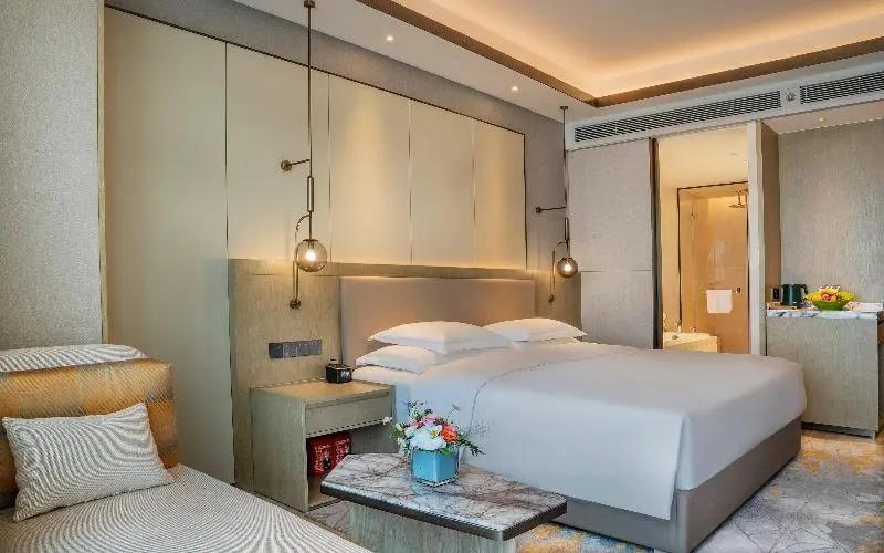 キングサイズベッドのスタンダードルーム, Crowne Plaza Changsha Development Zone By Ihg