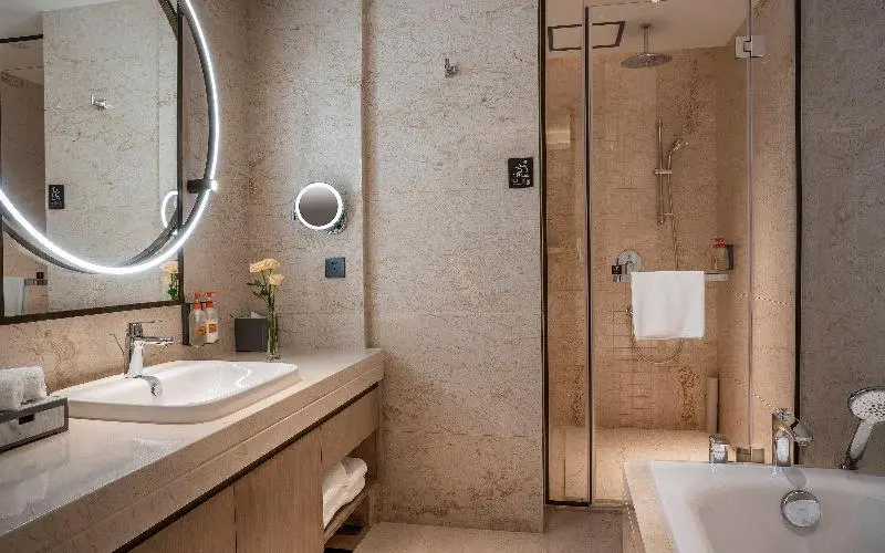 キングサイズベッドのスタンダードルーム, Crowne Plaza Changsha Development Zone By Ihg