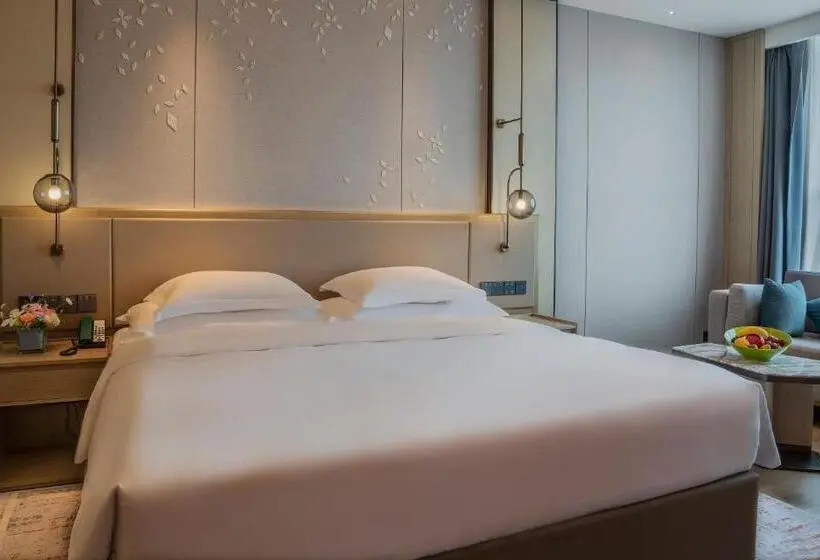 キングサイズベッドのスタンダードルーム, Crowne Plaza Changsha Development Zone By Ihg