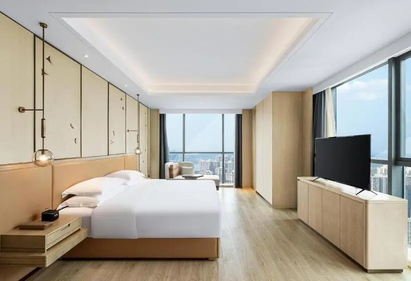 キングサイズベッドのスイートルーム, Crowne Plaza Changsha Development Zone By Ihg
