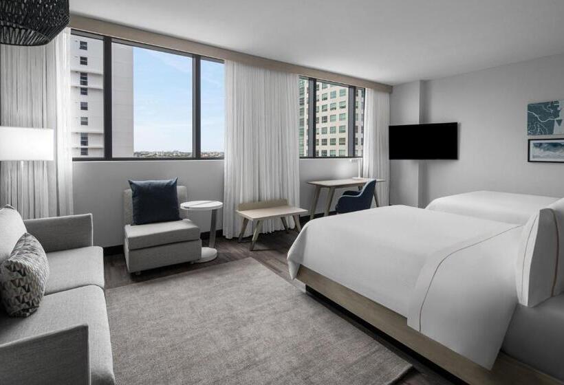 스탠다드 스튜디오 도시 전망, Element Miami Brickell
