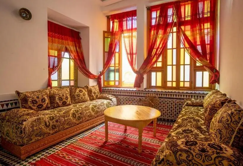 سوئیت پرزیدنت, Riad Sayeda Alhora