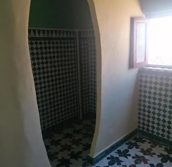 سوییت جونیور, Riad Sayeda Alhora
