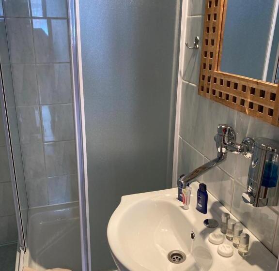 带2个卧室的公寓, Country House & Restaurant Hronec