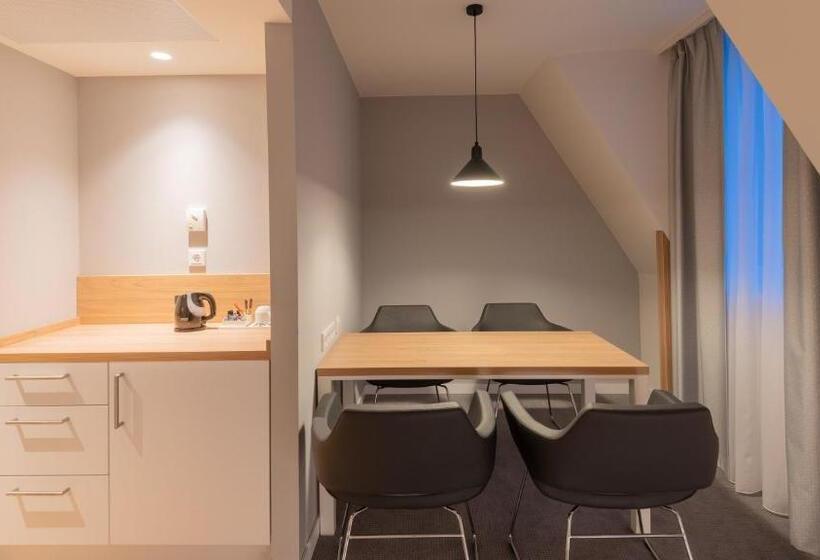 جناح, Holiday Inn Express & Suites   Potsdam, An Ihg