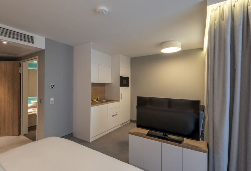 جناح, Holiday Inn Express & Suites   Potsdam, An Ihg