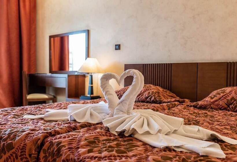 غرفة قياسية مطلّة علي البحر, Garden Of Eden Complex