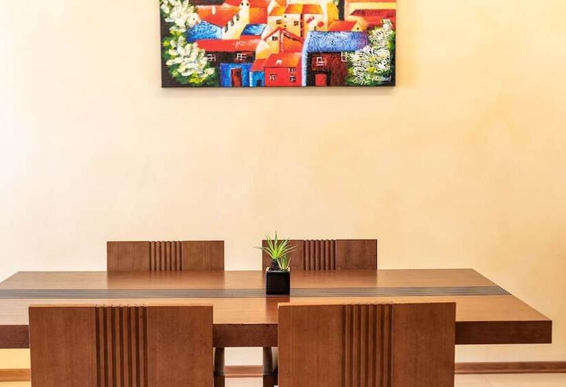 جناح مطلّ علي البحر, Garden Of Eden Complex