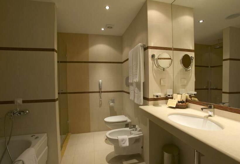 جناح مطلّ علي البحر, Garden Of Eden Complex