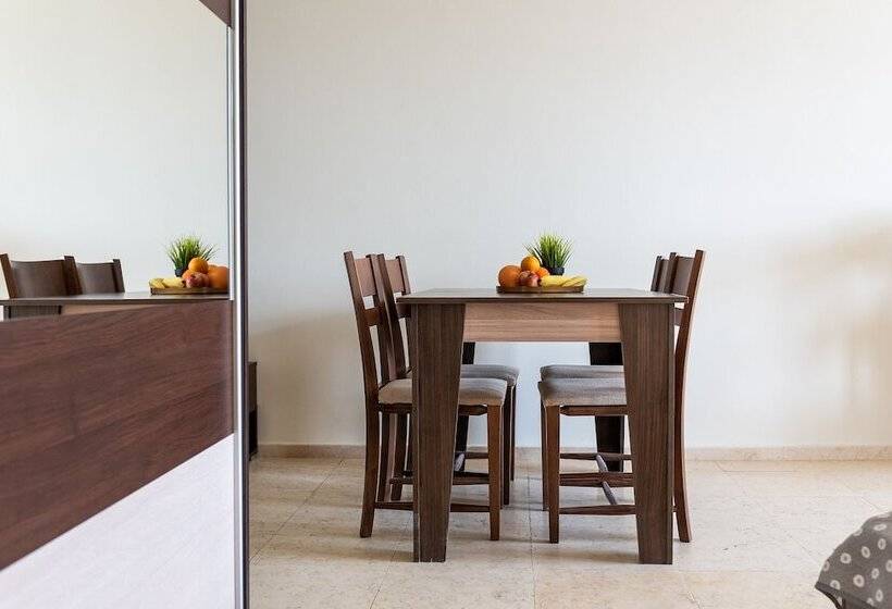 إستوديو قياسى مطل على البحر, Garden Of Eden Complex