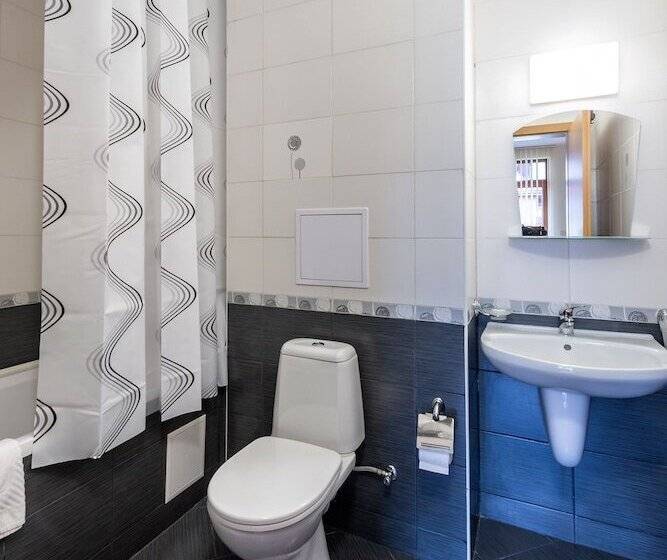 شقة غرفة واحدة, Garden Of Eden Complex