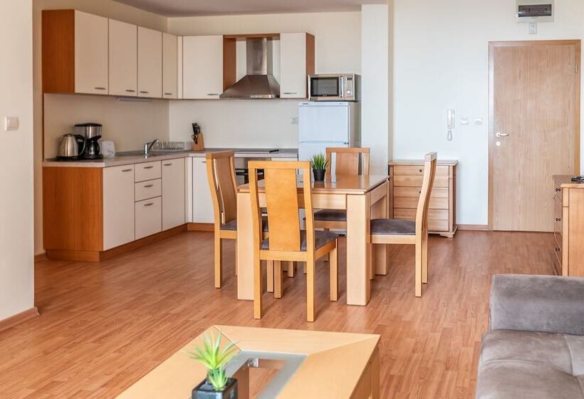 شقة غرفة واحدة, Garden Of Eden Complex