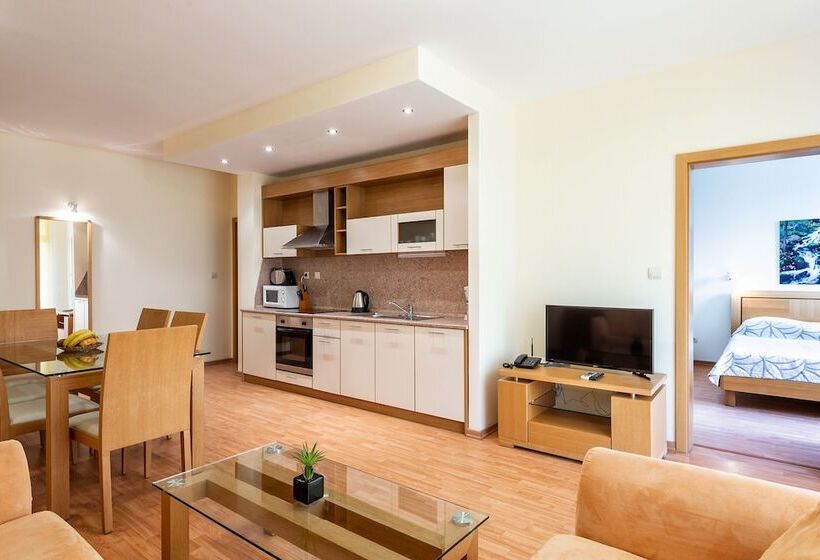 شقة غرفتين, Garden Of Eden Complex