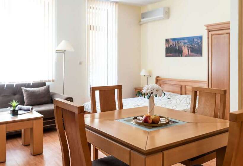 شقة غرفتين, Garden Of Eden Complex