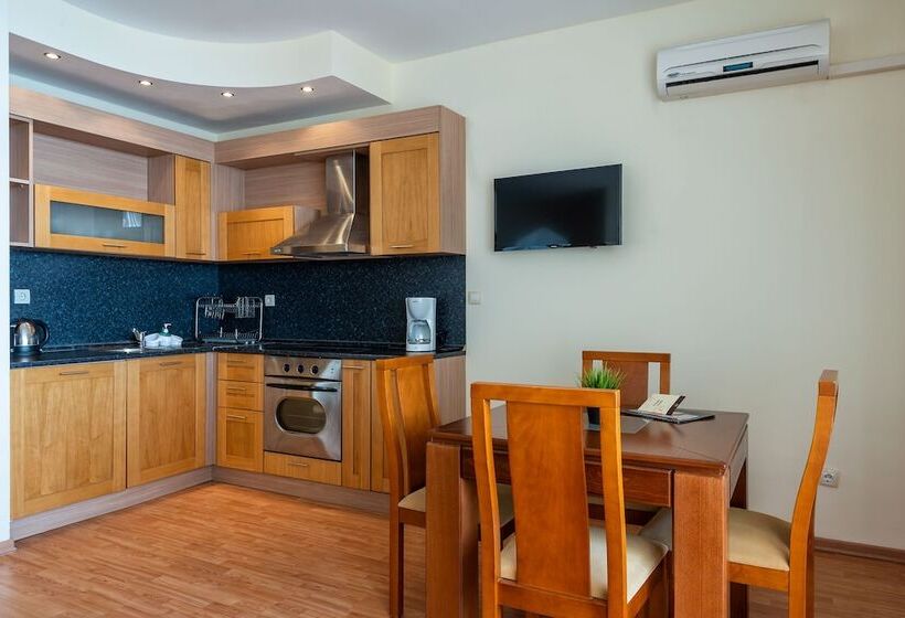 إستوديو قياسى مطل على البحر, Garden Of Eden Complex