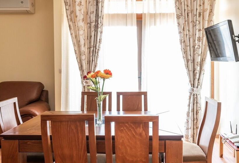 شقة غرفتين, Garden Of Eden Complex