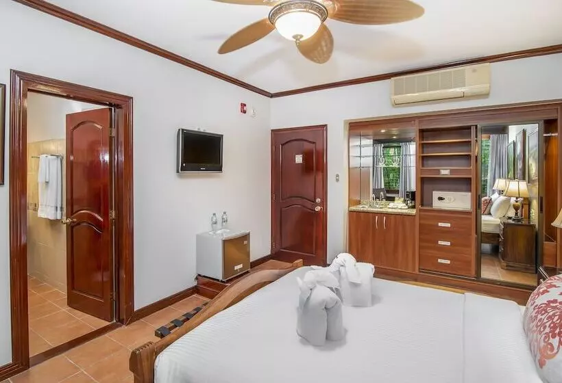 اتاق لوکس, Casa Roland Golfito Resort