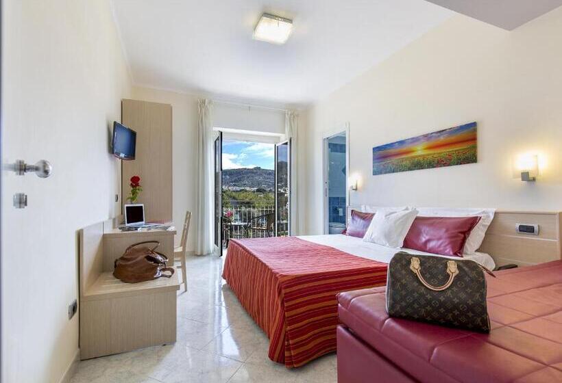 חדר סטנדרט לארבעה, Cosmomare