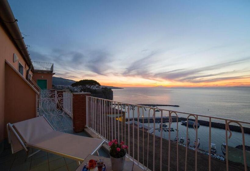 חדר סטנדרט נוף לים, Cosmomare