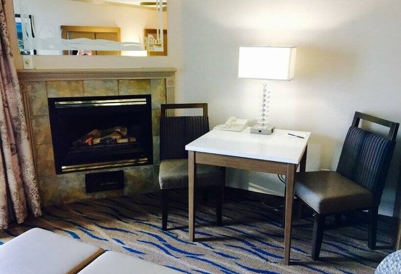 جناح, Elizabeth Oceanfront Suites, Ascend Hotel Collection