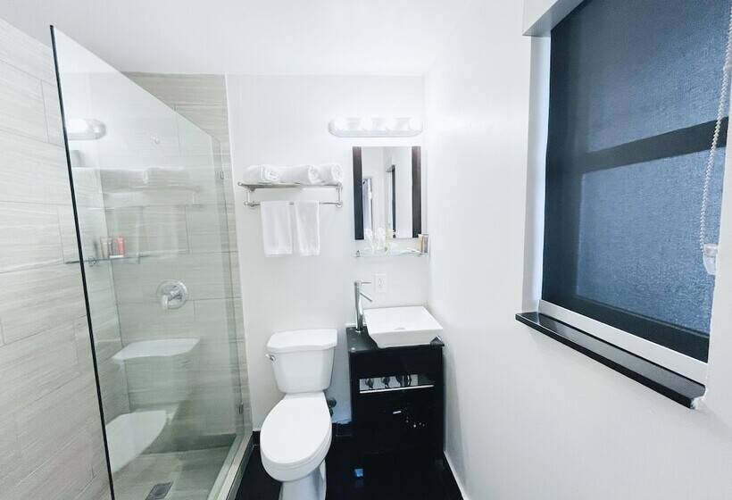 غرفه قياسيه سريرين مزدوجين, The Cove By Renzzi