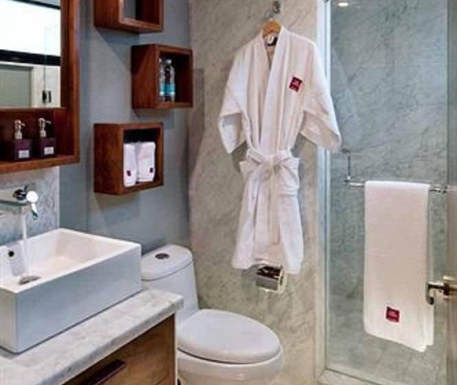 سوئیت پریمیوم, Las Suites Campos Eliseos
