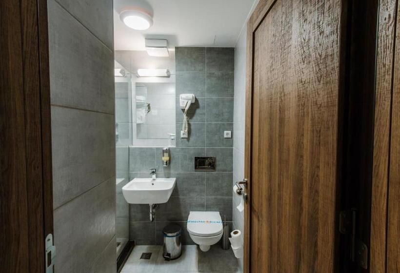 اتاق استاندارد, Nais