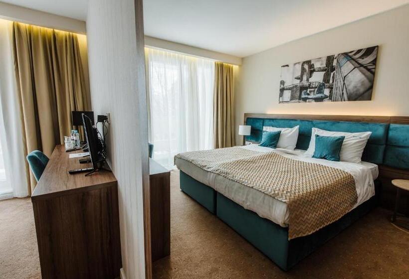 اتاق استاندارد, Nais