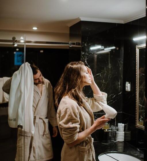 آپارتمان سوپریور 1 خوابه, Nais