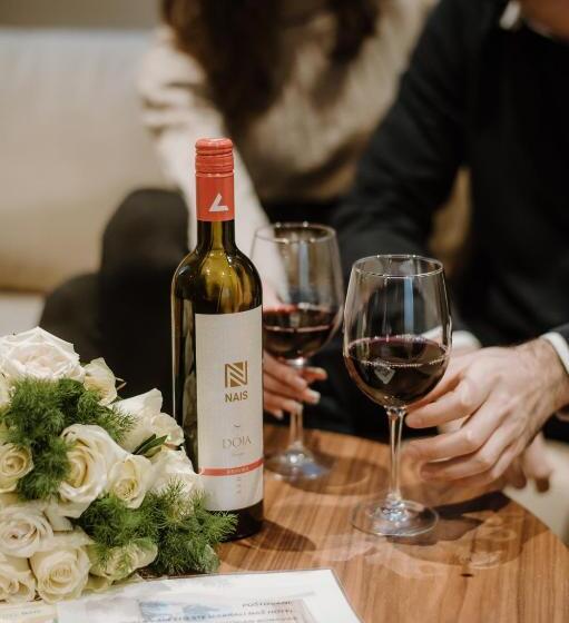 آپارتمان سوپریور 1 خوابه, Nais