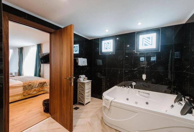 آپارتمان سوپریور 1 خوابه, Nais