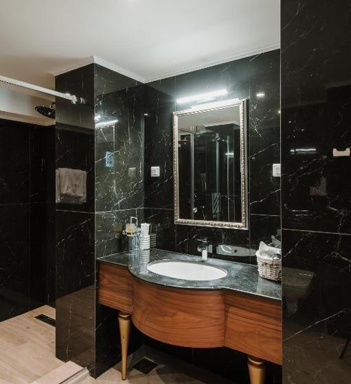 آپارتمان سوپریور 1 خوابه, Nais