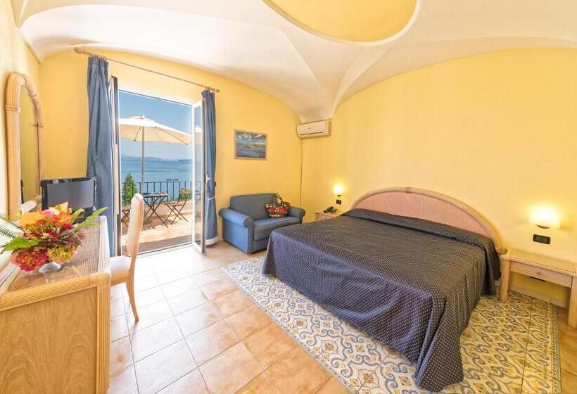 غرفة سوبيريور مطلّة علي البحر, Oasi Castiglione