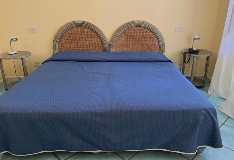 غرفة إقتصادية, Oasi Castiglione